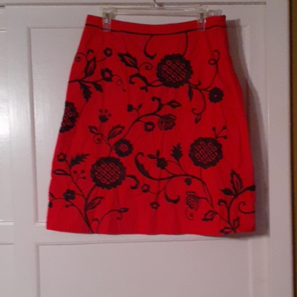 Adorable Scott Taylor skirt - Picture 2 of 3